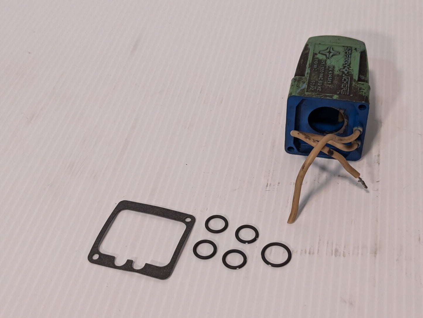 Sperry Vickers (Eaton Co) 942366 Coil Kit, 115/120VAC & Returns