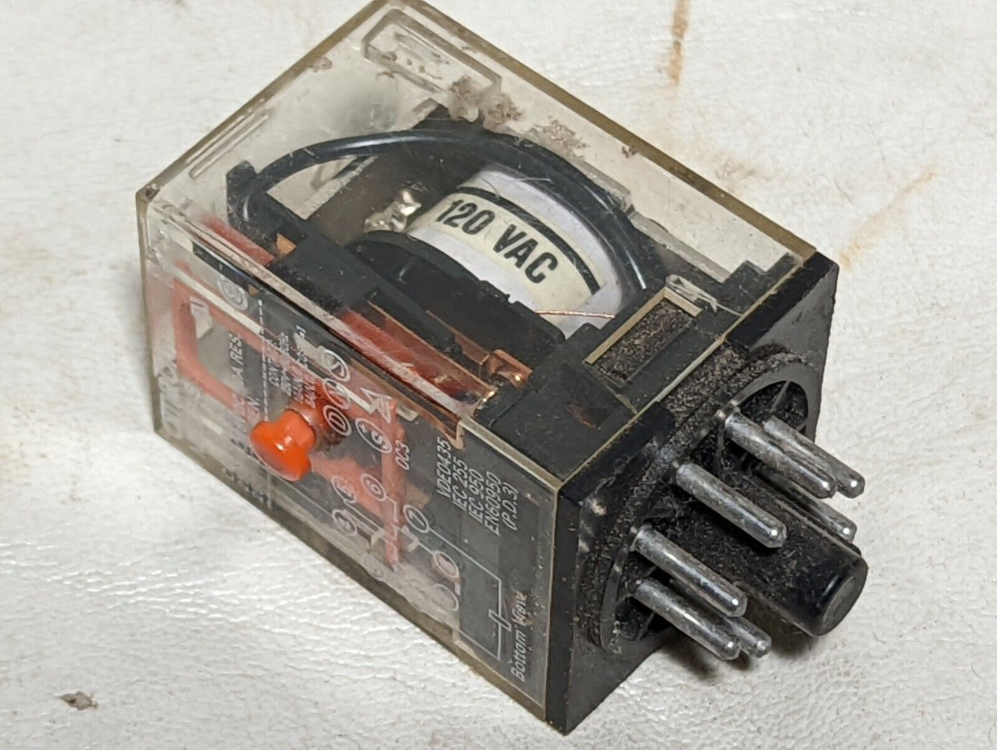 Omron MK2P-S relay, contact: 240VAC/38VDC 10A res., 250VAC 7A gen.