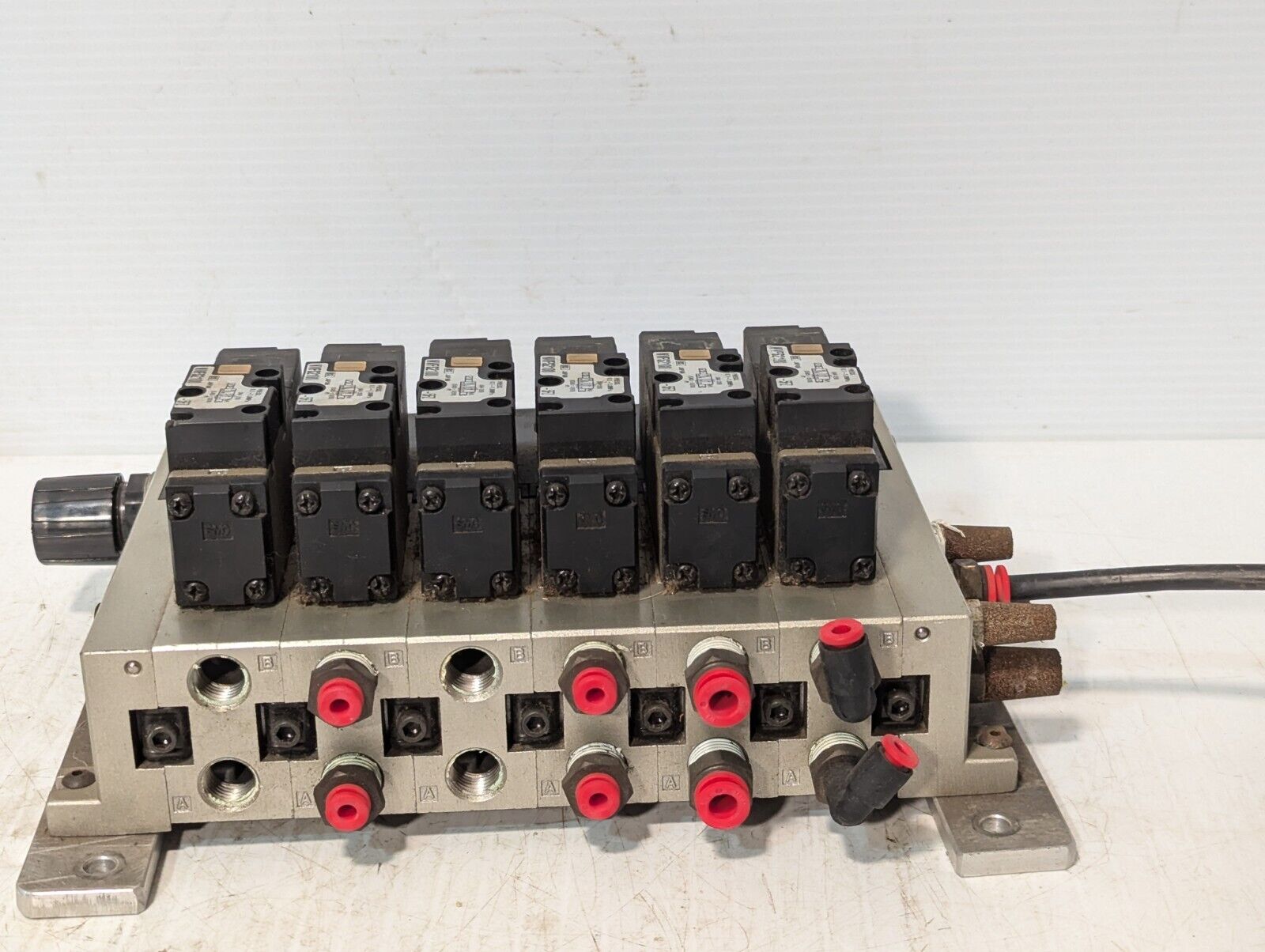 SMC 6-slot manifold with NVFS2100-5FZ Valves, Pressure 0.1-1.0MPa -Free Shipping
