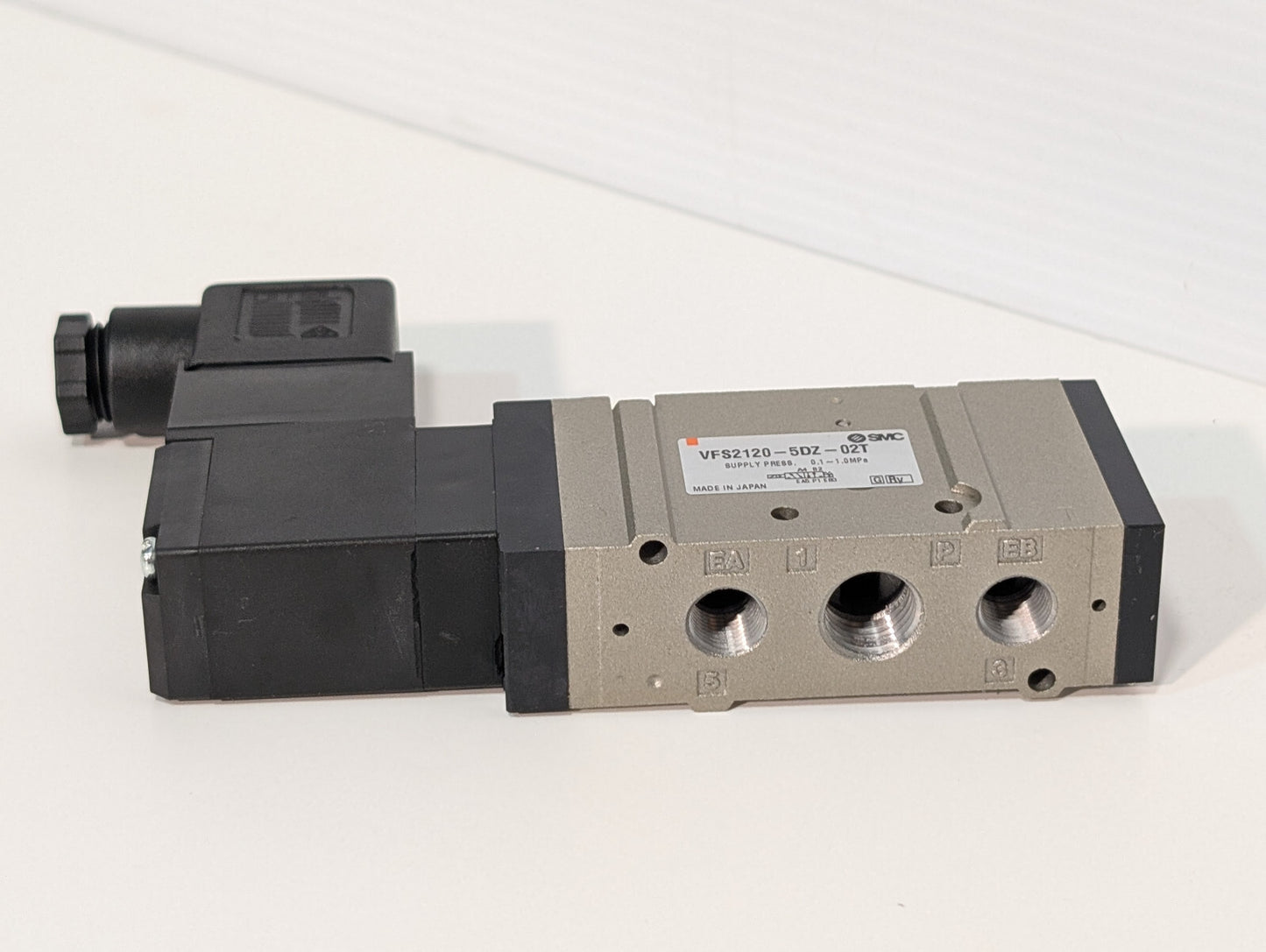 SMC VFS2120-5DZ-02T Solenoid Valve, TVFS2B26, 21-26VDC, VFS2000 Series
