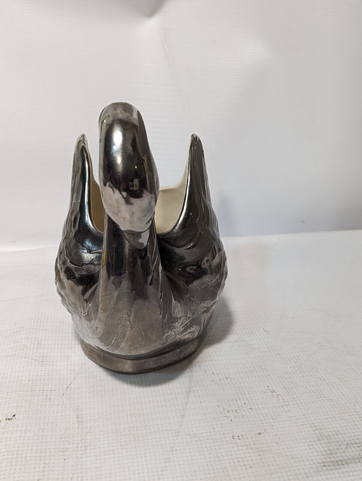 Swetye Salem Ohio Beautiful Painted Swan Planter 9 x 8in