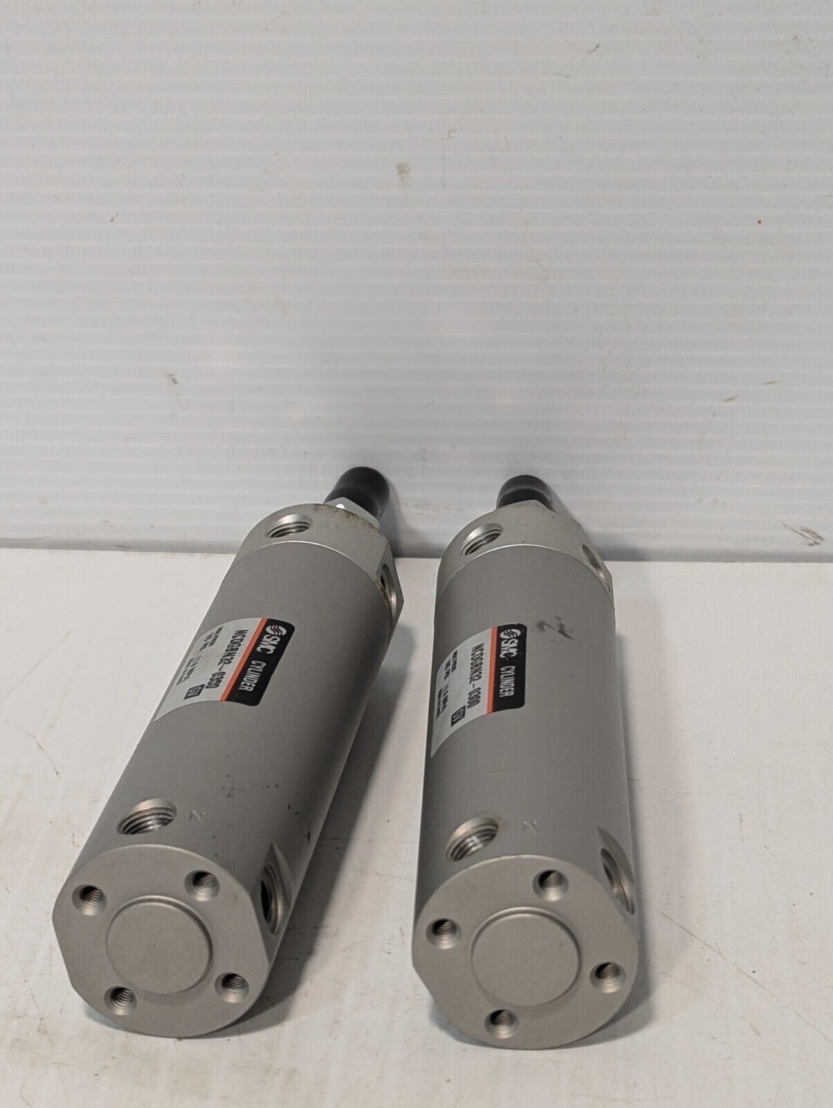 SMC NCDGBN32-0300 Pneumatic Air Cylinder, 1.25" Bore, 3" Stroke, 145psi (1.0MPa)