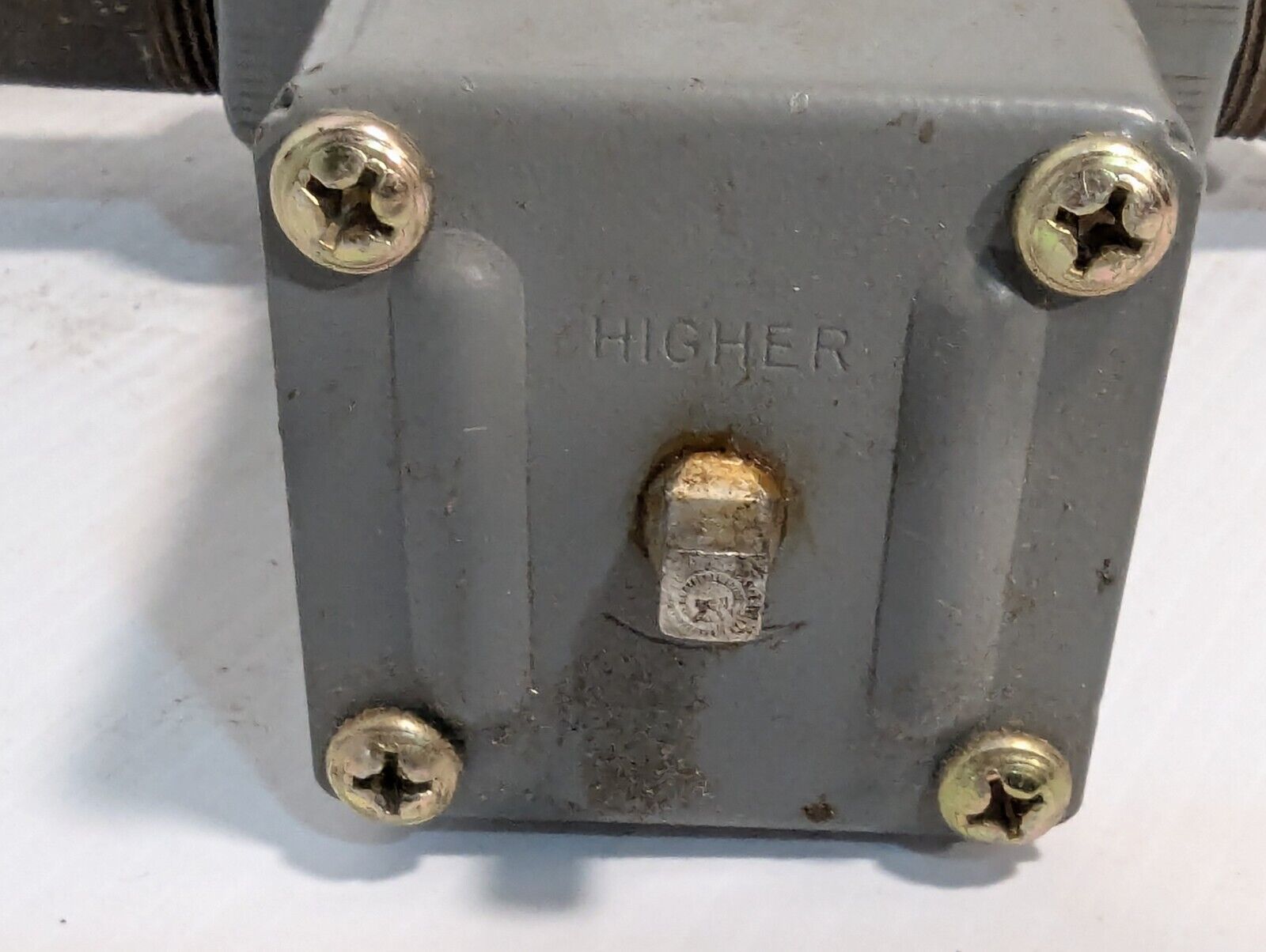 Johnson Controls Water Valve W/Attachment - Free Shipping+Returns