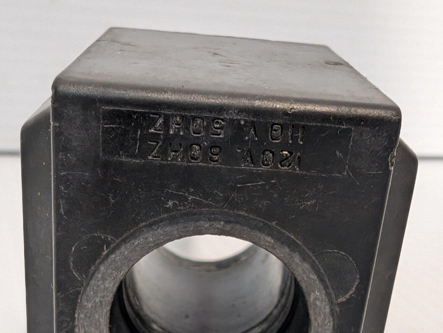 Vickers (Eaton Co) 691485 Solenoid Coil, 110-120VAC & Returns