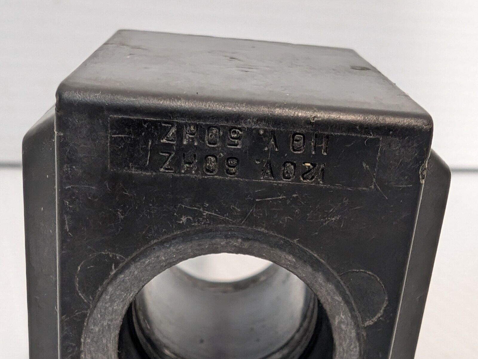 Vickers (Eaton Co) 691485 Solenoid Coil, 110-120VAC & Returns
