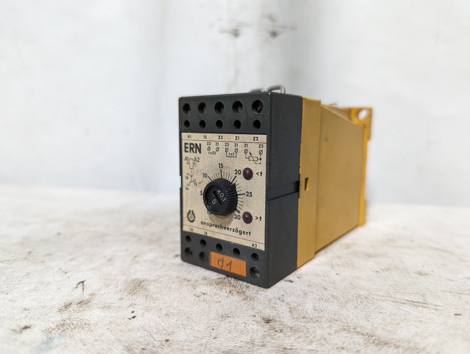Lot of 2 Schiele 257121 ERN relays
