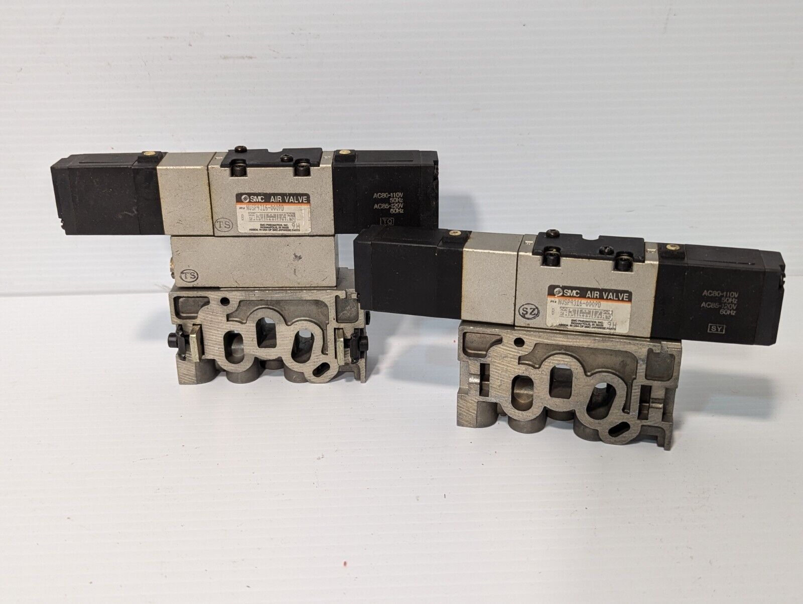 SMC NVSP4316-0009D Air Valve with Manifold, 110v @ 50Hz / 120v @ 60Hz -Free Ship