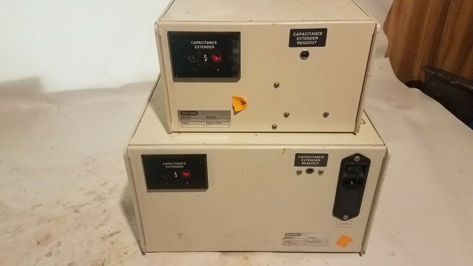 Bio-Rad Gene Pulser (Pulse Controller) and Capacitance Extender