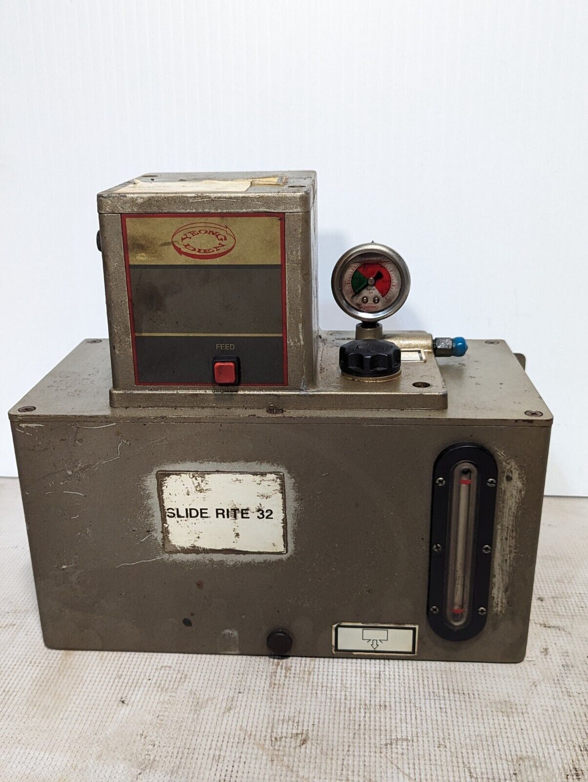 Yeong Dien YMGP-302FW-T6 Lubrication Pump, Discharge Pressure: 1~15kg/cm, 220vac