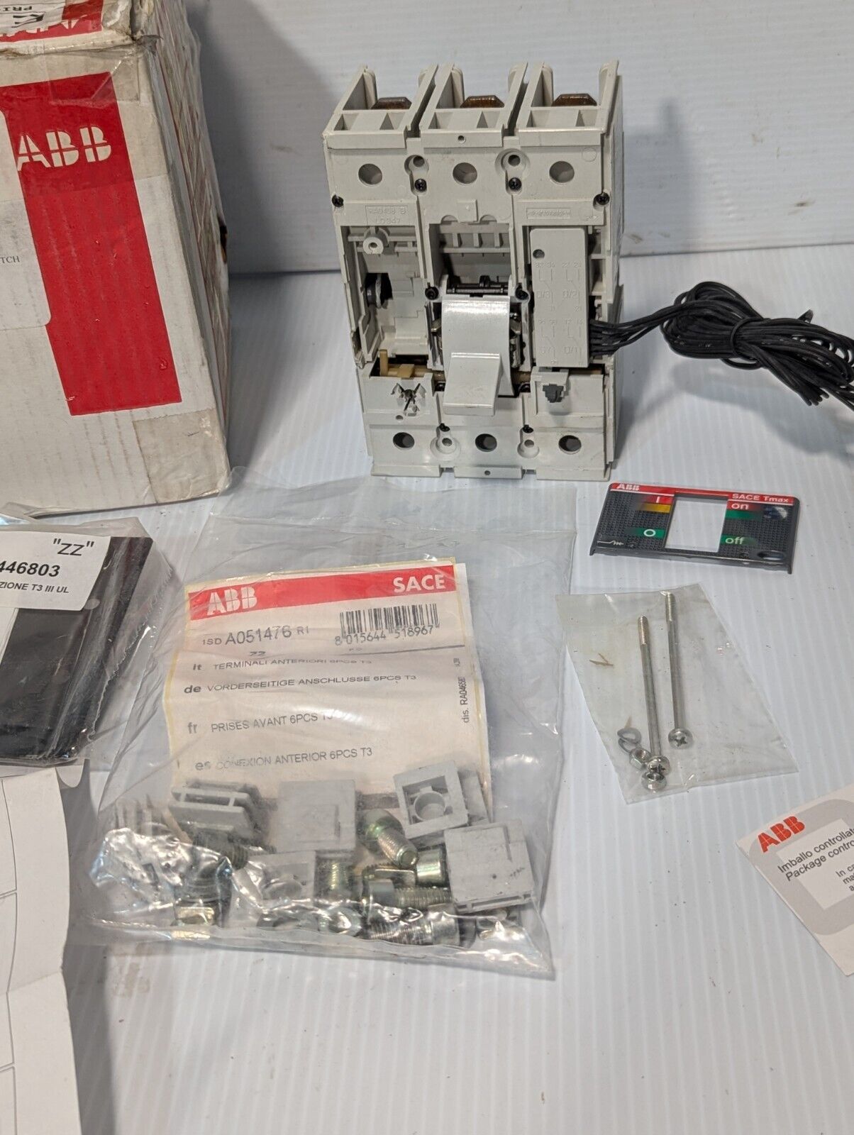 ABB T3N175TWA Circuit Breaker, 175A, 600VAC, 3-Pole, w/Accessories - Free Ship