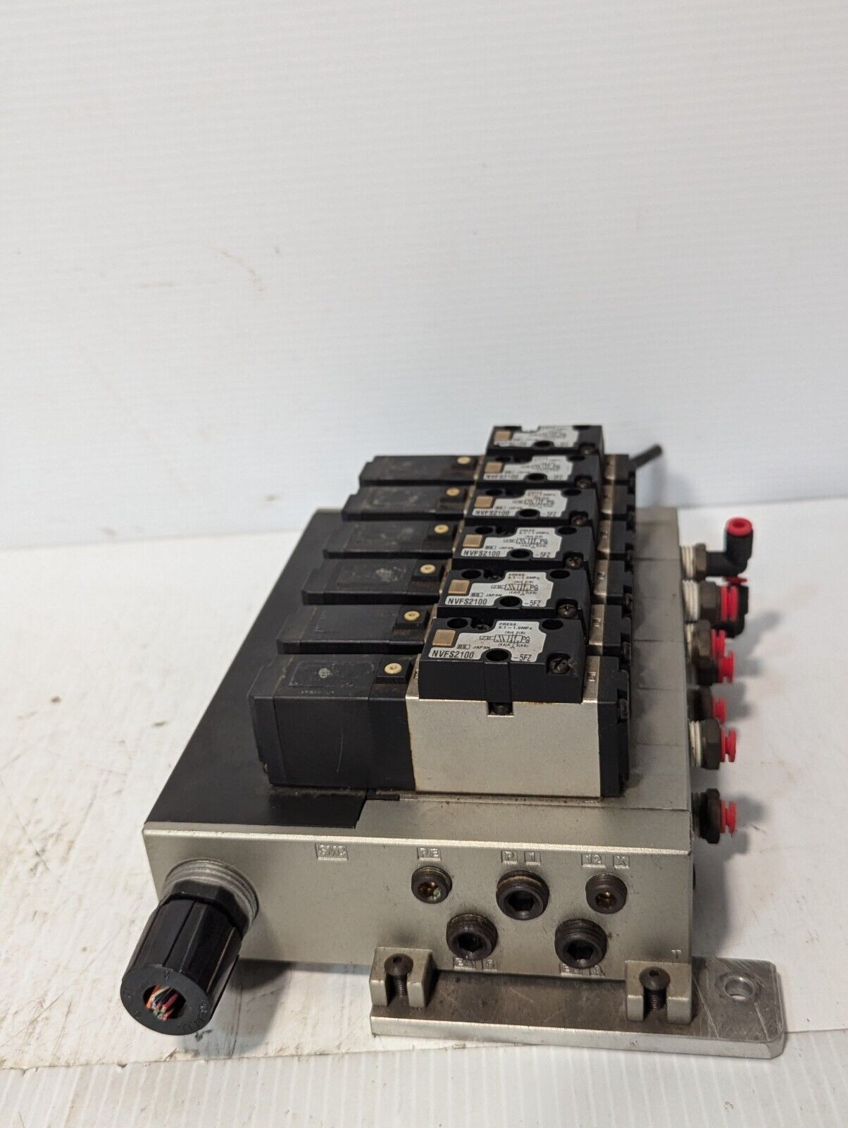 SMC 6-slot manifold with NVFS2100-5FZ Valves, Pressure 0.1-1.0MPa -Free Shipping