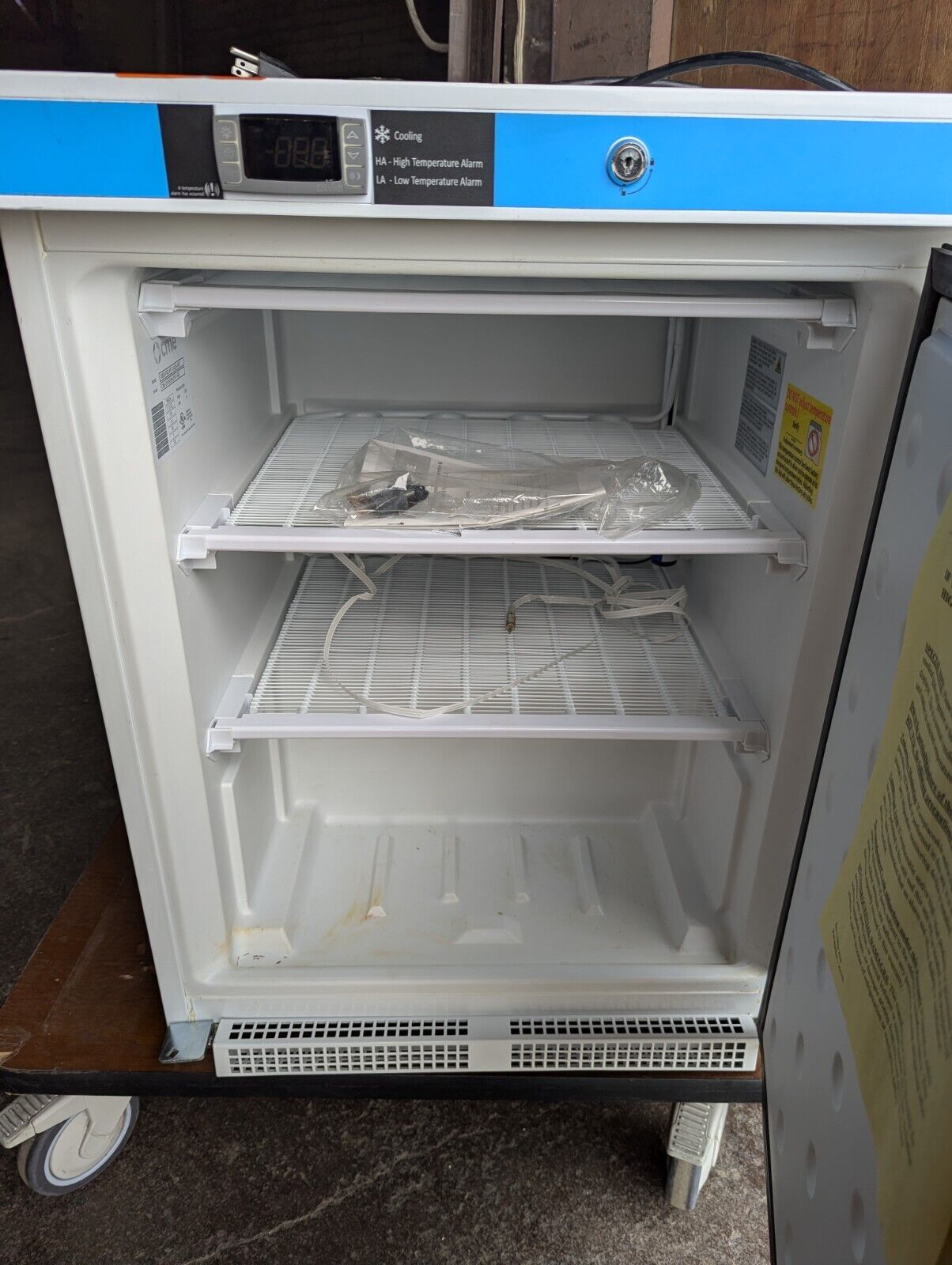 CME CMEB-FRZ-4PT-2-ADA-HCF Undercounter & Mid-Size Laboratory Refrig & Freezer
