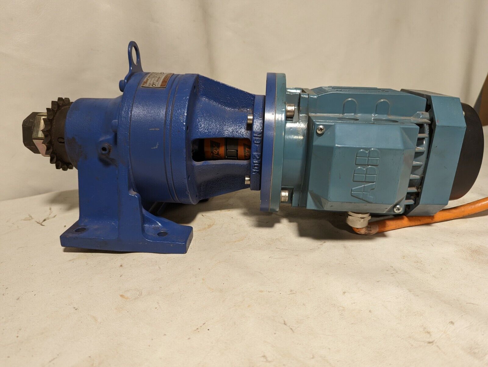 Sumitomo SM-CYCLO CNHJS-6105-71 speed reducer w/ABB 3GVA072002-BSC electricmotor