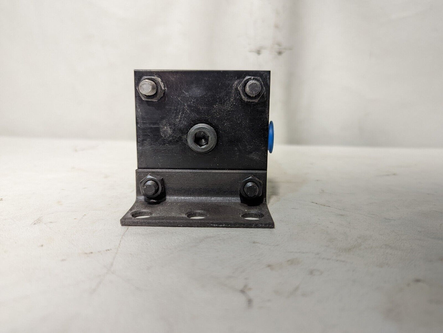 TRD Manufacturing 2.5" x 6" bore/stroke cylinder, 250PSI air max, 97-42429
