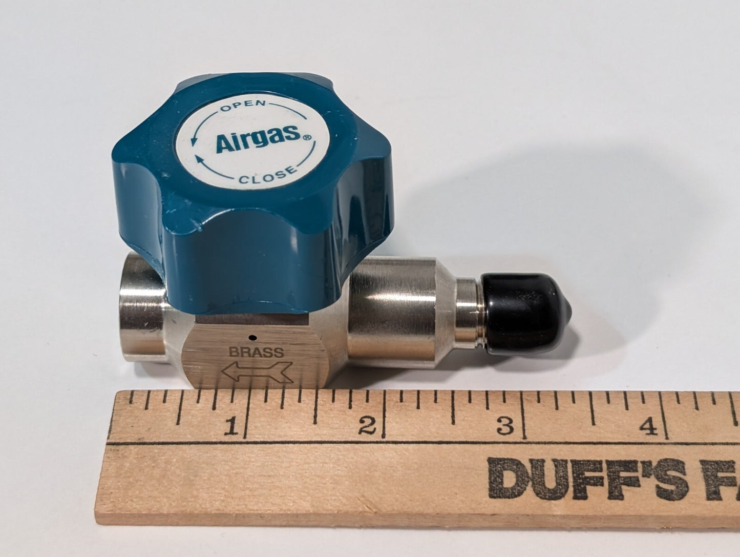 [2] Airgas Diaphragm Valve Brass 3500psi 2-Way