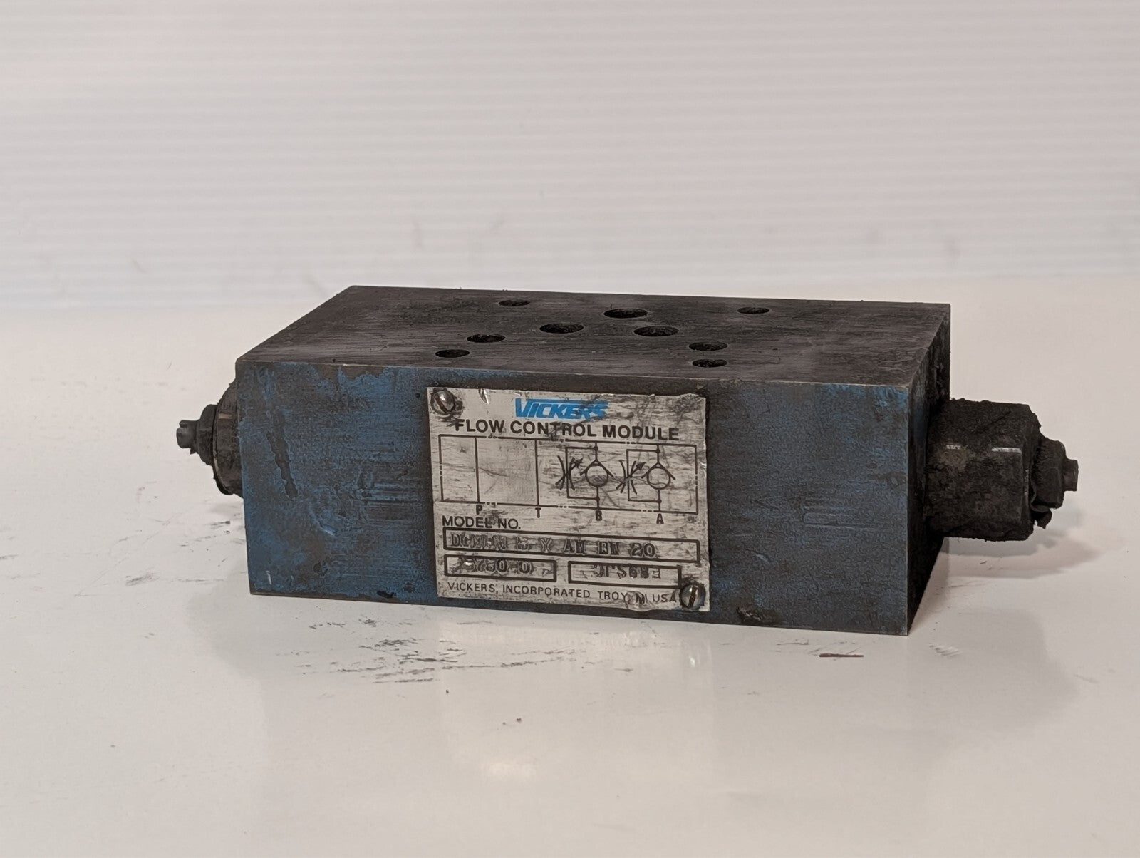 Vickers DGMFN 5 Y AW BW 20 Flow Control Valve