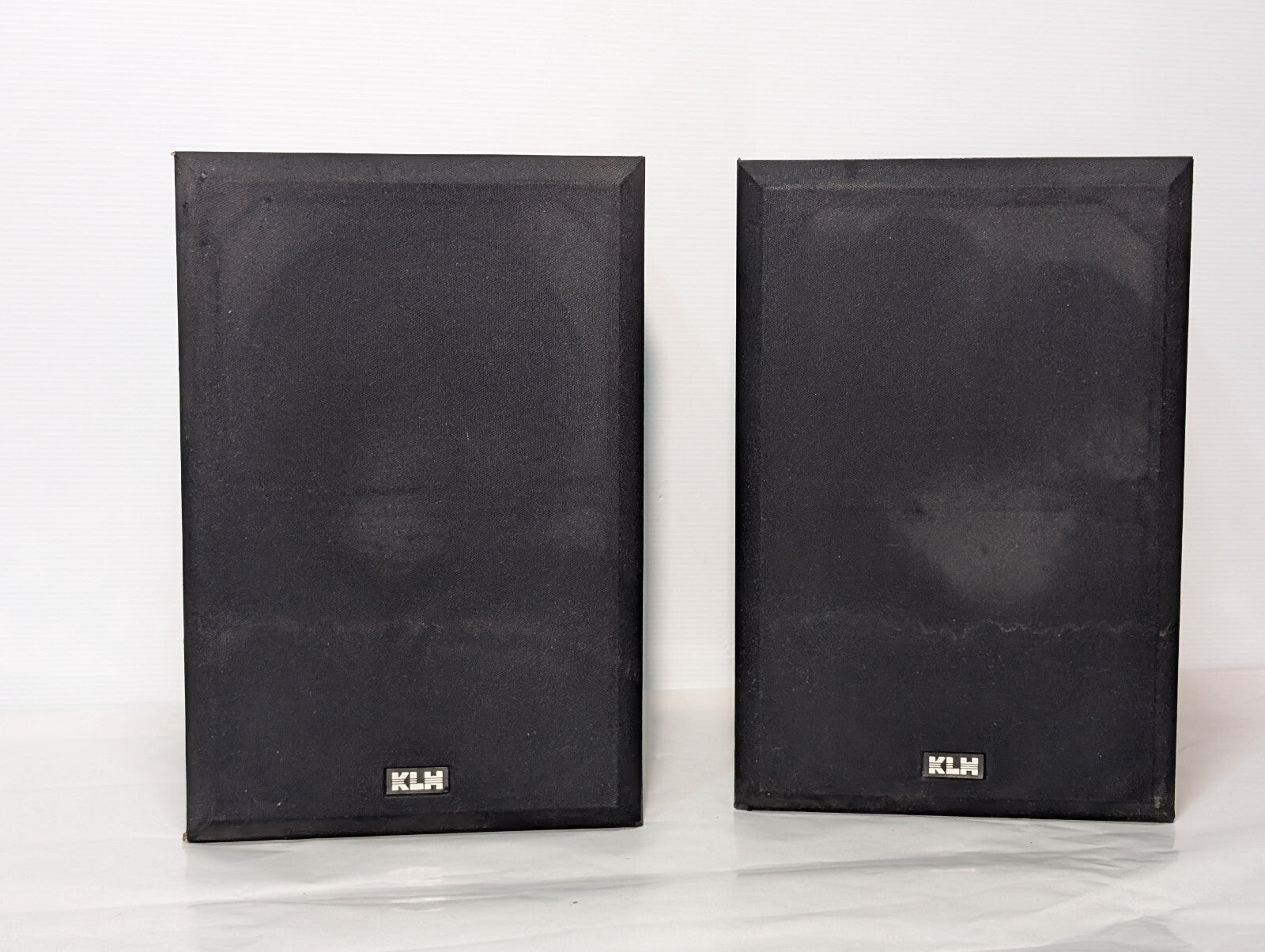 Vintage KLH 900B Black Woodgrain Shelf Speakers, 80Ohm, 50-20kHz, for 5-140W Amp