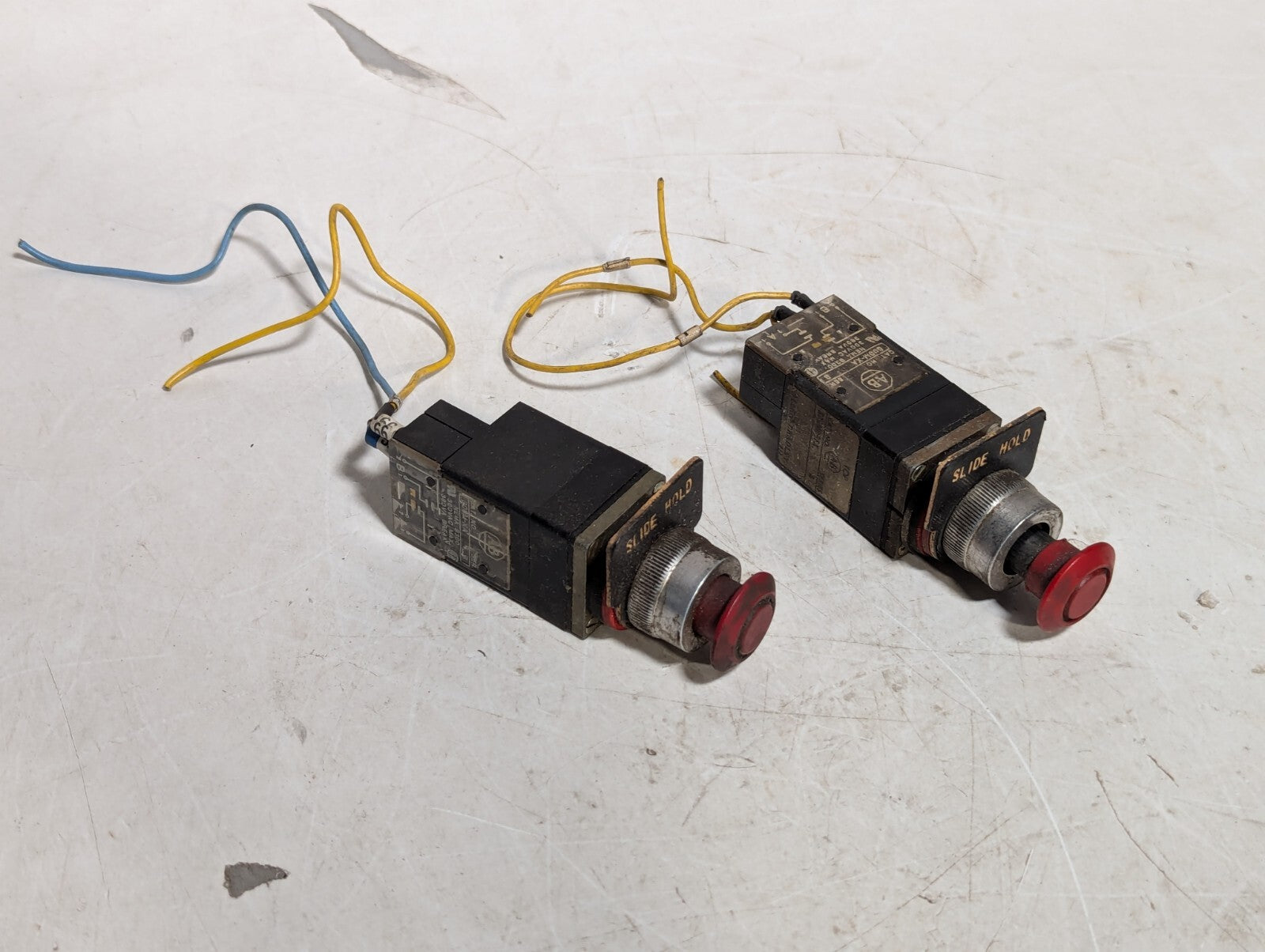 (2) Allen Bradley 800MR-FX Small Push/Pull Unit 800MRFX E-Stop/Red Cap + 800M-XA
