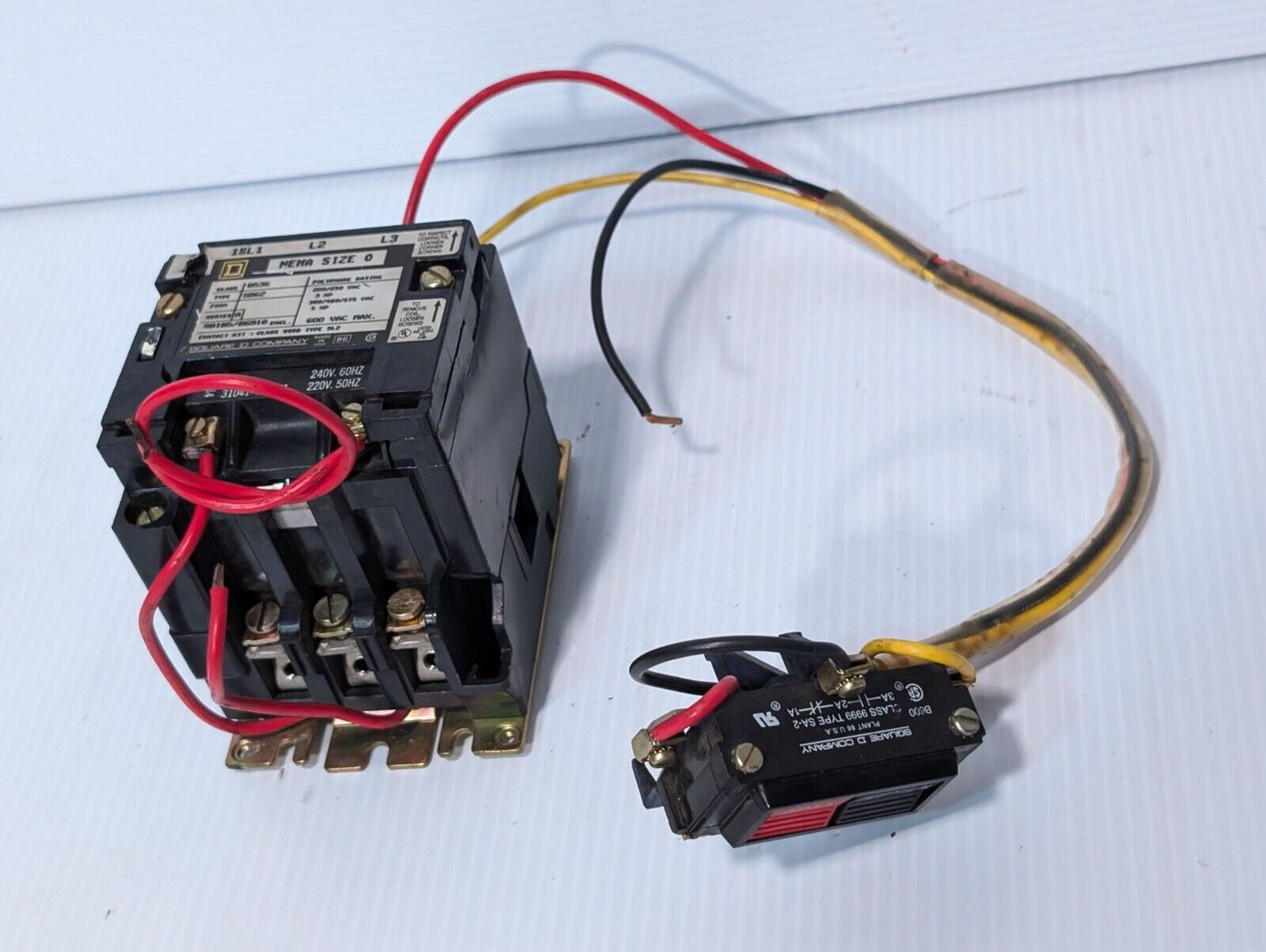 Square D 8536SBG2 motor starter, NEMA sz 0, 3HP, 220/240VAC coil