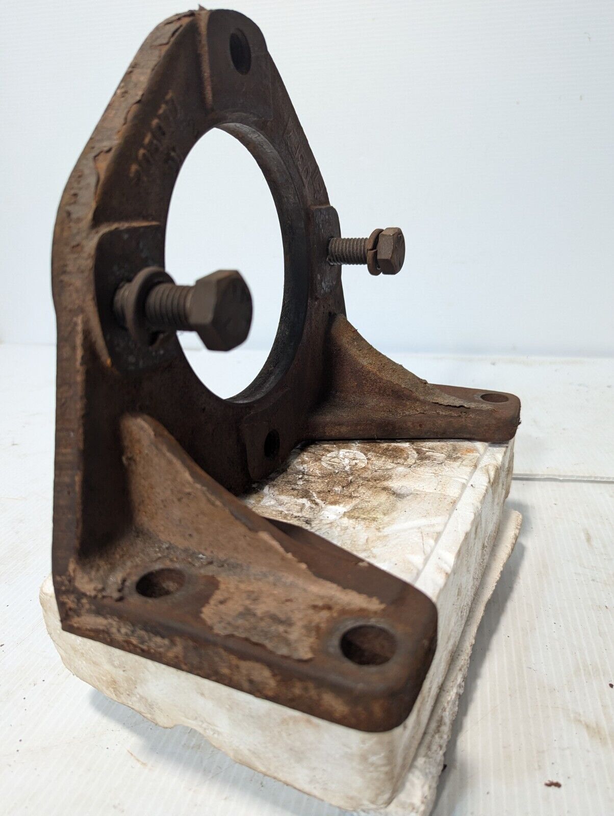 Vickers 205077 Foot Bracket Mount PAIR for Hydraulic Vane Pump - Free Shipping