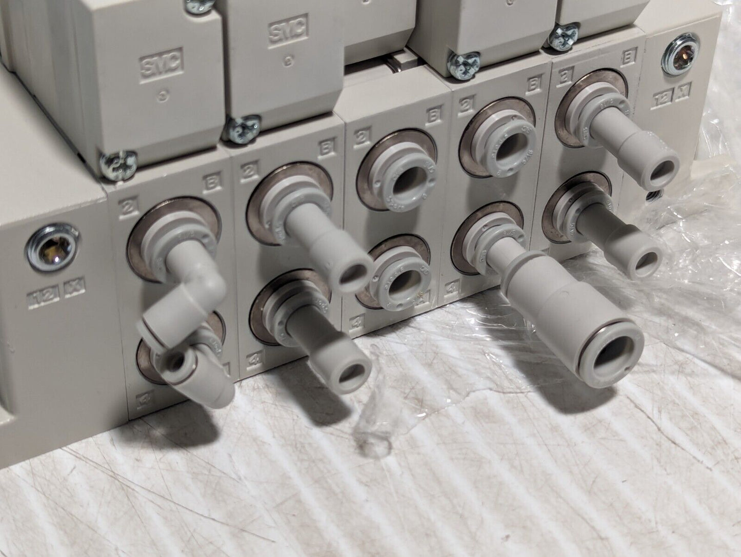 SMC VV5Q41-05-DAM01160 Manifold Assembly with  5 Solenoid Valves - Free Shipping