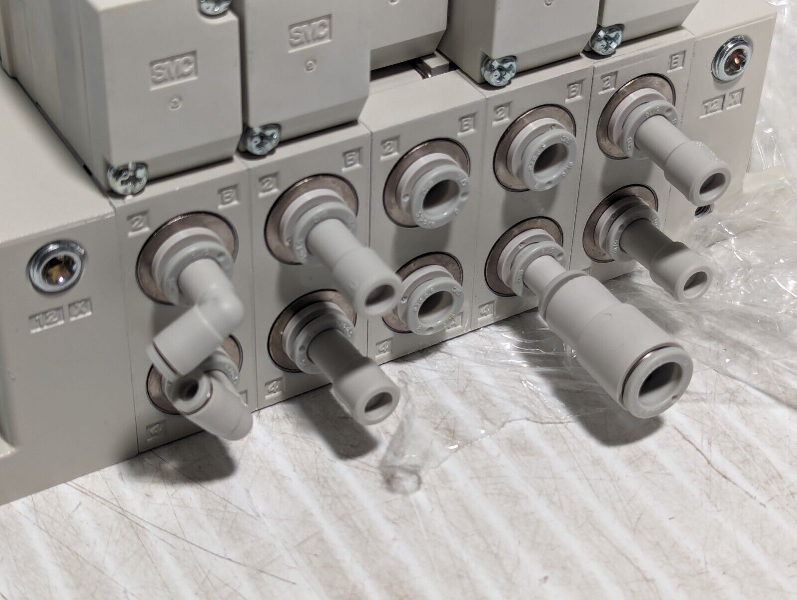 SMC VV5Q41-05-DAM01160 Manifold Assembly with  5 Solenoid Valves - Free Shipping