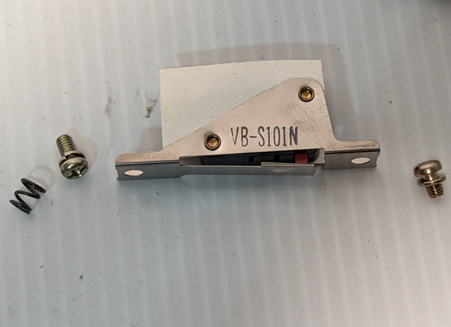 VB-S101N Omron Corporation limit switch with hardware -Free Shipping
