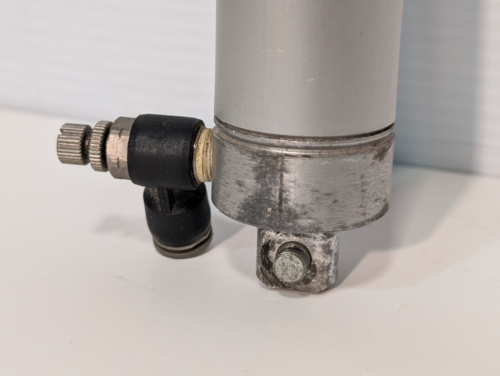 Unbranded 605-517SS Cylinder Industrial Assembly Component Serial 100470CC