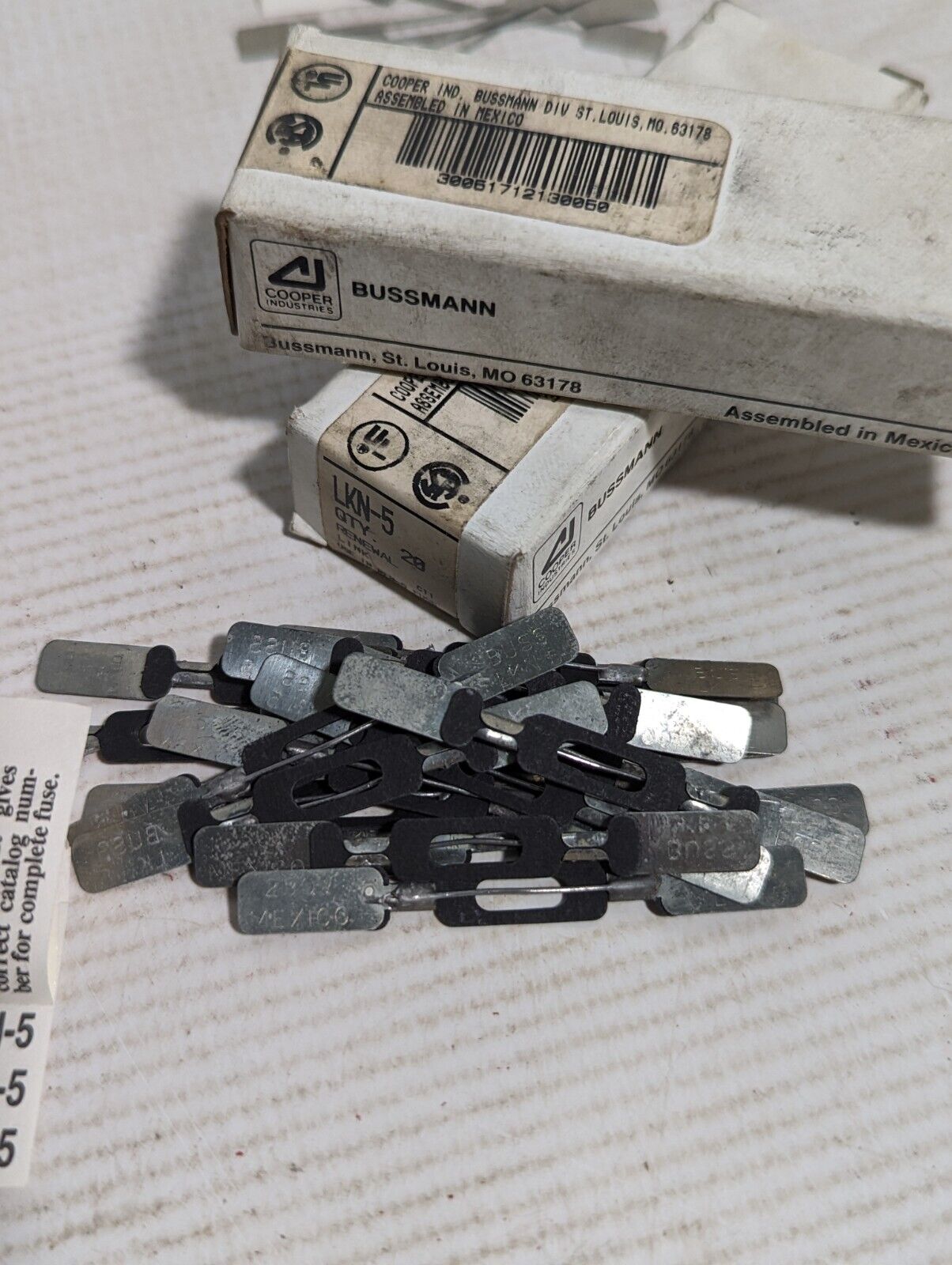 Large lot of Bussmann renewable fuses and links as pictured, REN3, REN30, REN60