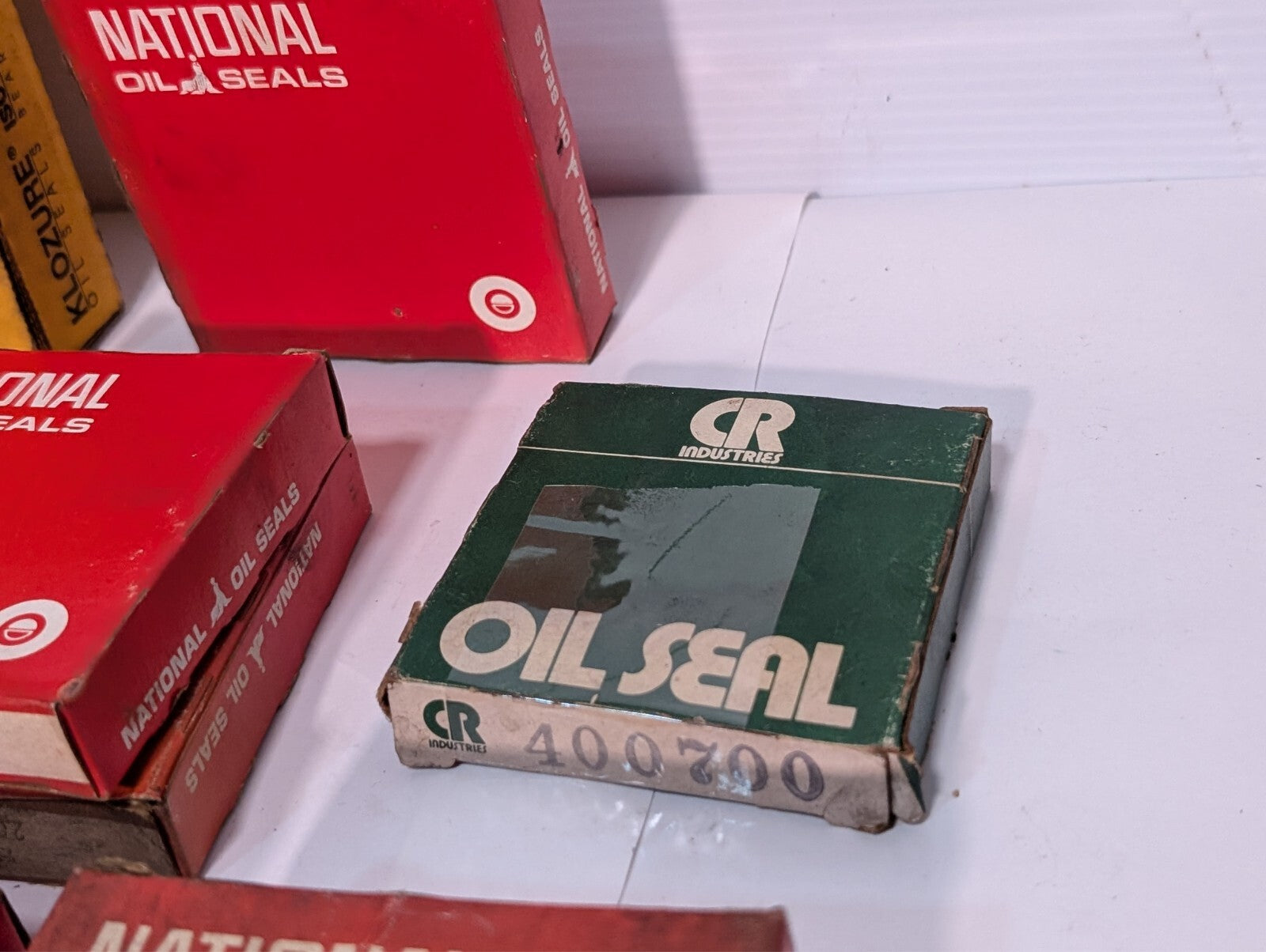 (31) Assorted Oil Seals, Garlock Klozure, National Seals, CR Services