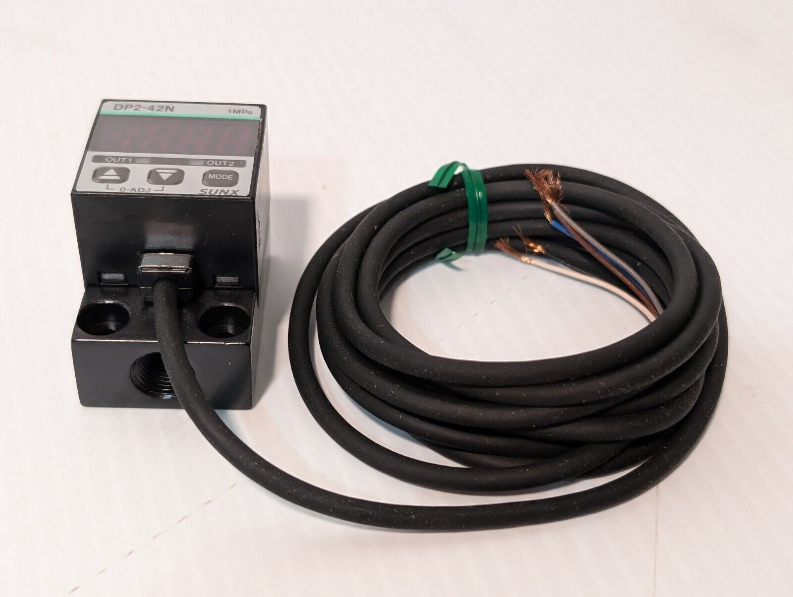 SunX DP2-42N Pressure Sensor, LED display, Digital, DP2 -Free Shipping & Returns