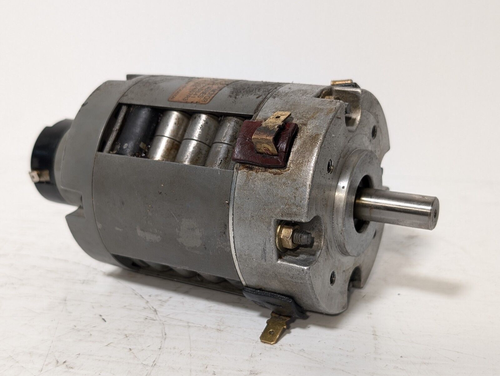 Yaskawa ABB Minertia UGTMEM-06LBB41 DC Tachometer Generator Servo Motor TG-7SVC
