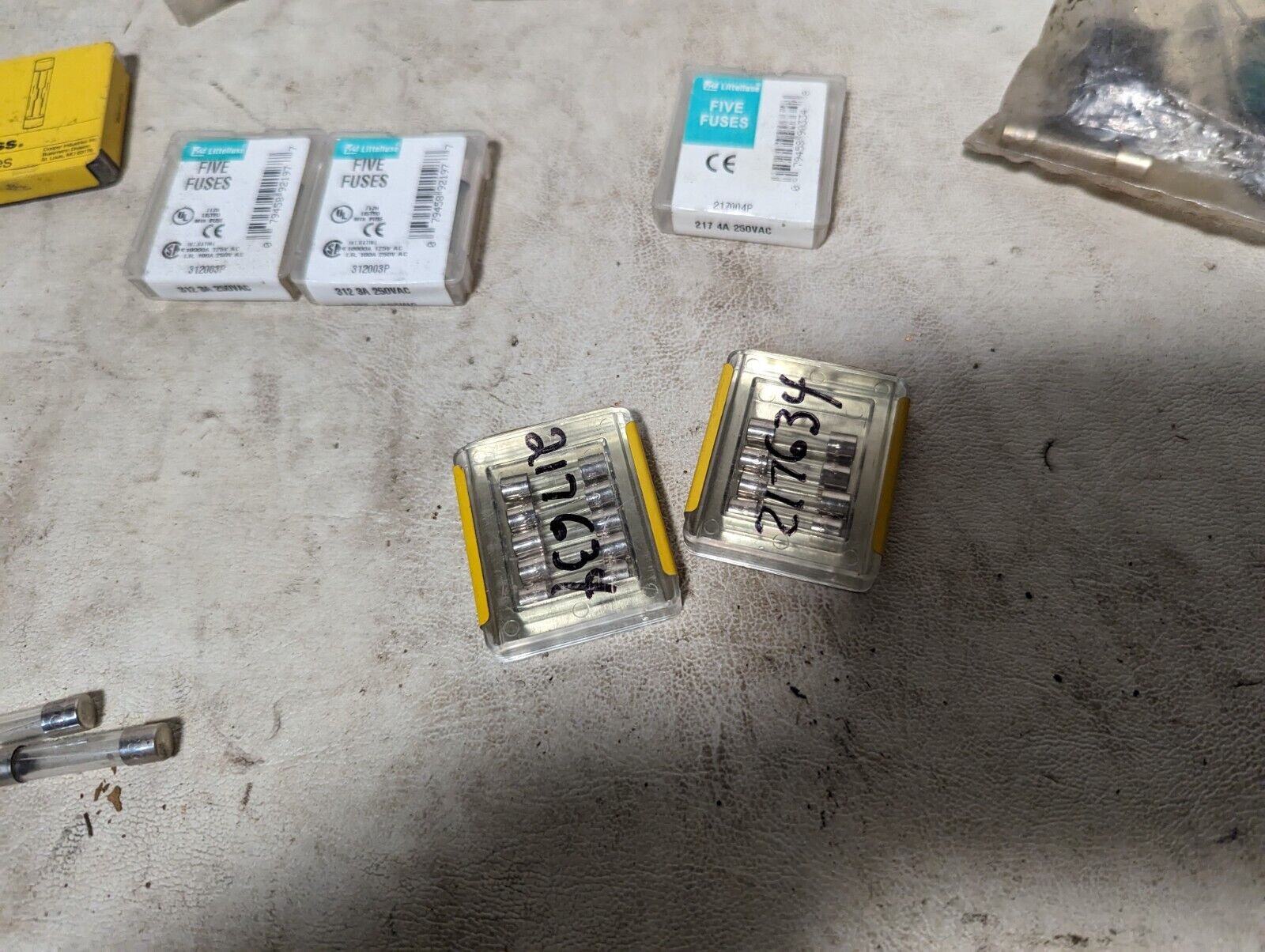 Lot of 100+ fuses: AGC10, AGC15, AGC3, GDB-16A, GMD-3A, 312003P, GMA-500MA, and 