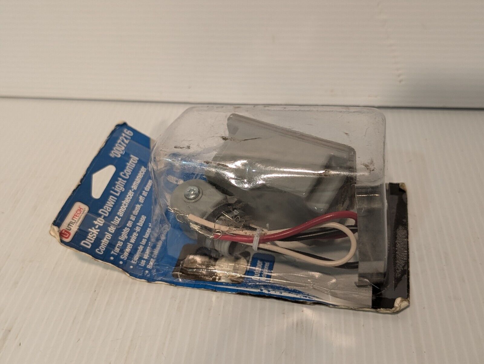 UtiliTECH Model: SPT-15 Dusk-to-Dawn Light Control #0007216 Light Control