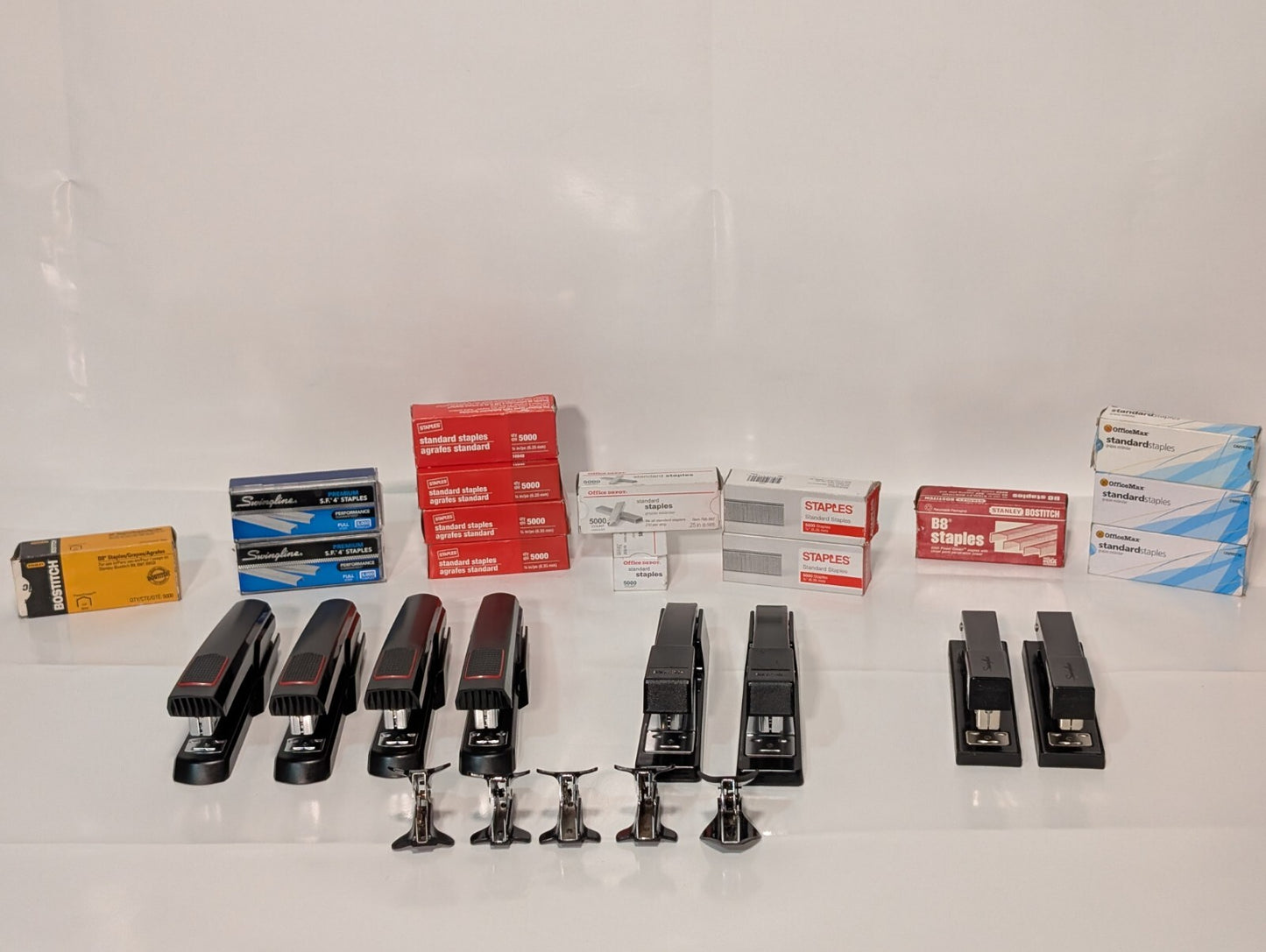 Staples Staplers Removers and Standard Staples, see photos