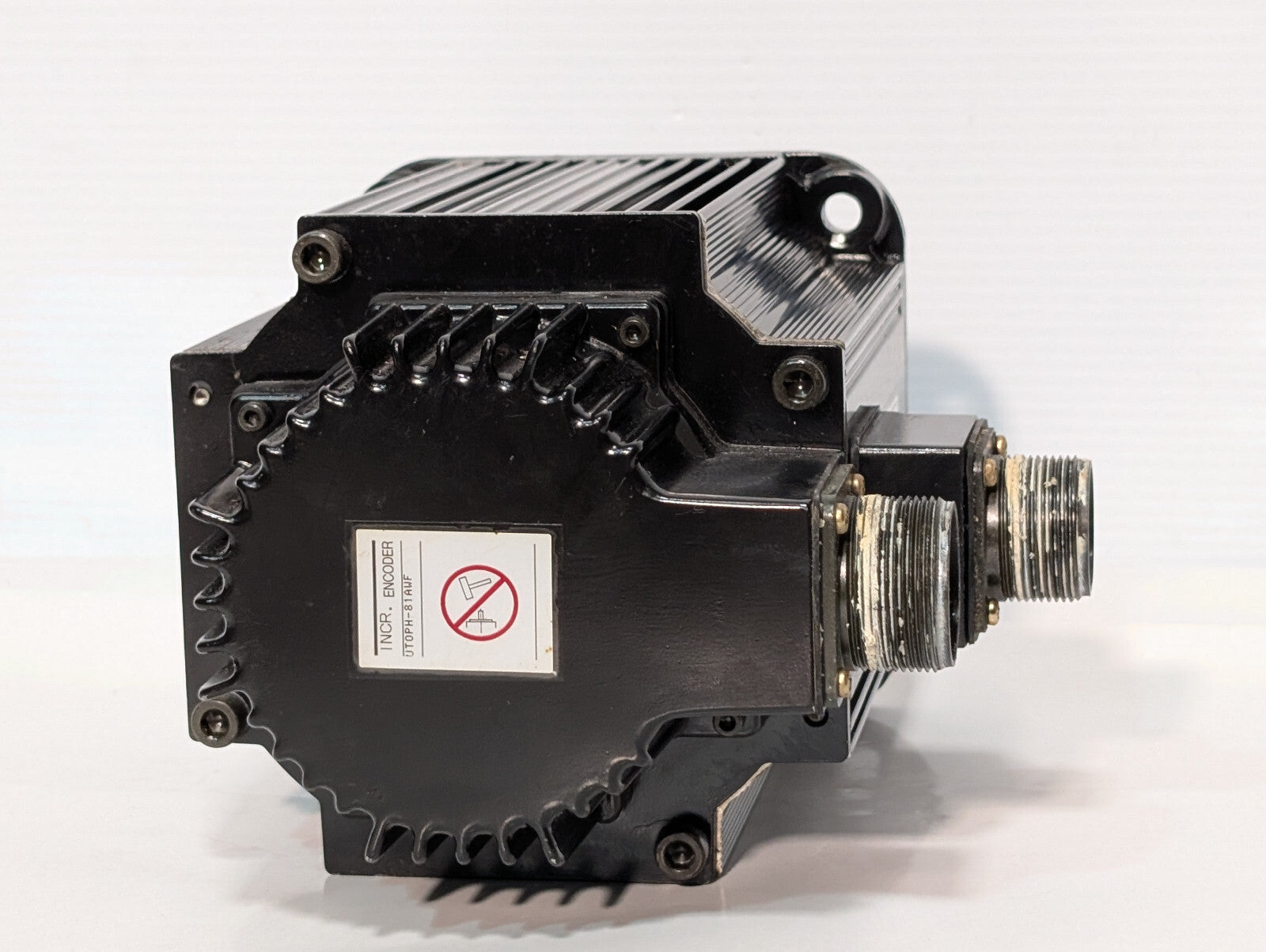 Yaskawa Electric SGMG-13A2AB AC Servo Motor W1300 N.M 8.34, A10.7, 1500RPM, 9803