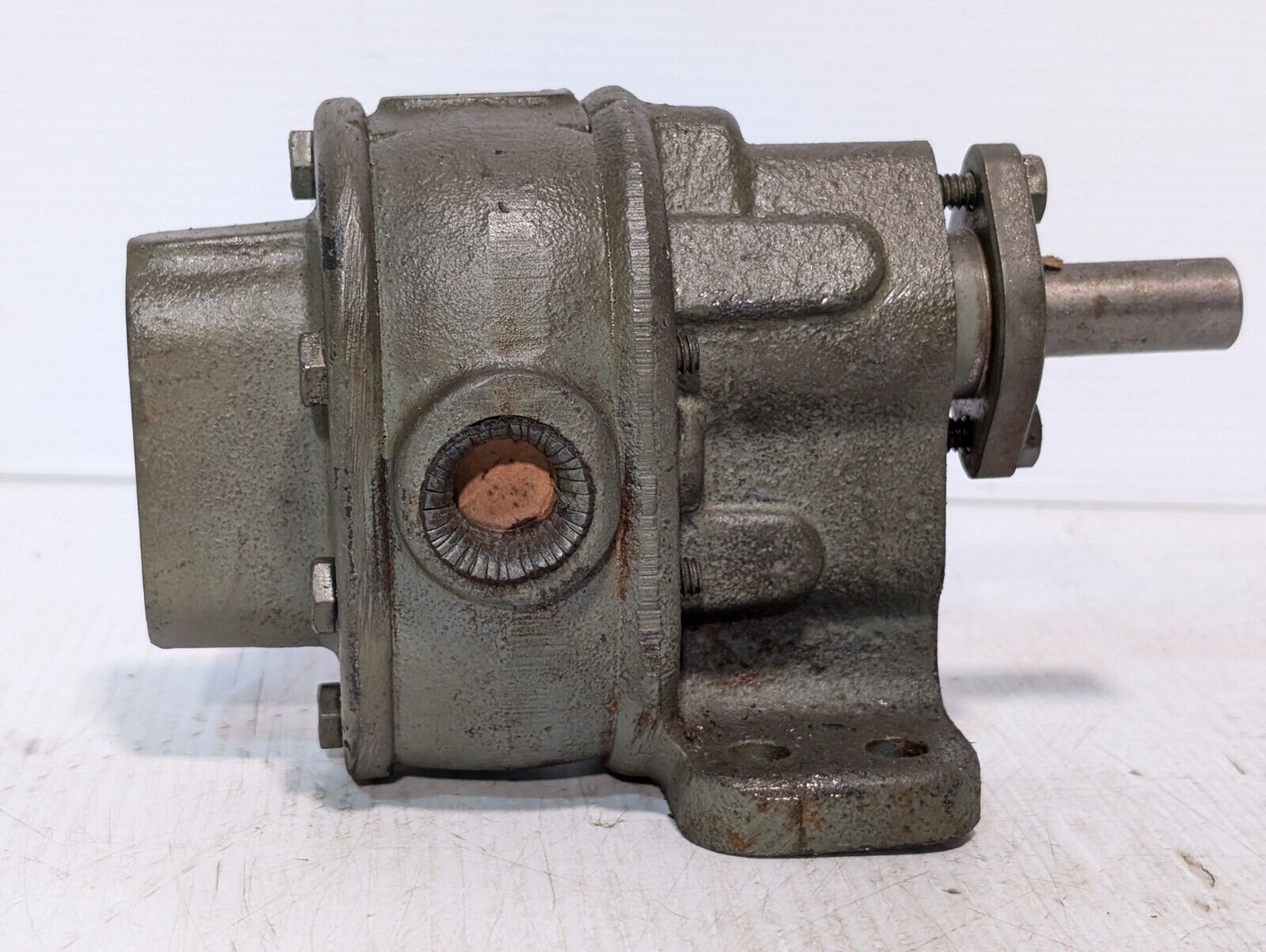 Brown & Sharpe No. 2 BSM Gear Pump, Bi-Directional, Pedestal Mount -Free Ship