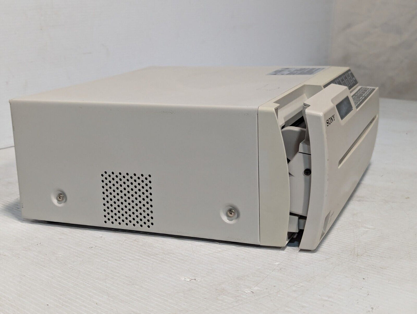 Sony Video Graphic Printer UP-980, door ajar, w/paper roll - Free Shipping