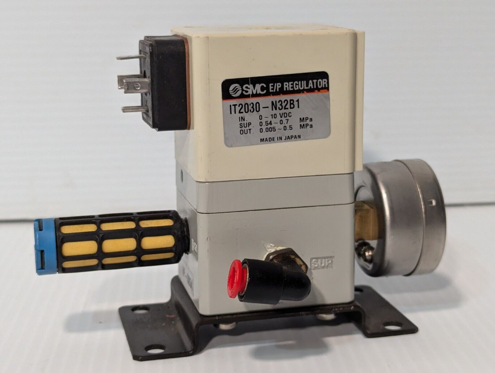 SMC IT2030-N32B1 E/P Pneumatic Regulator - Free Shipping+Returns
