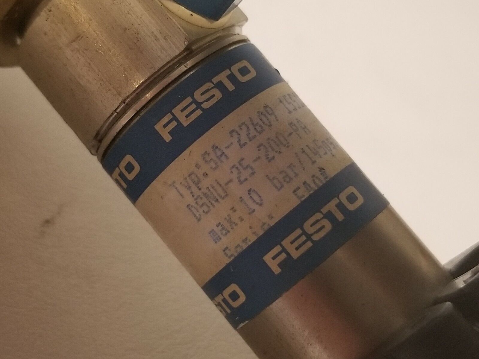 FESTO SA-22609 155101 DSNU-25-200-PA Max 10 bar/145psi Pneumatic Cylinder