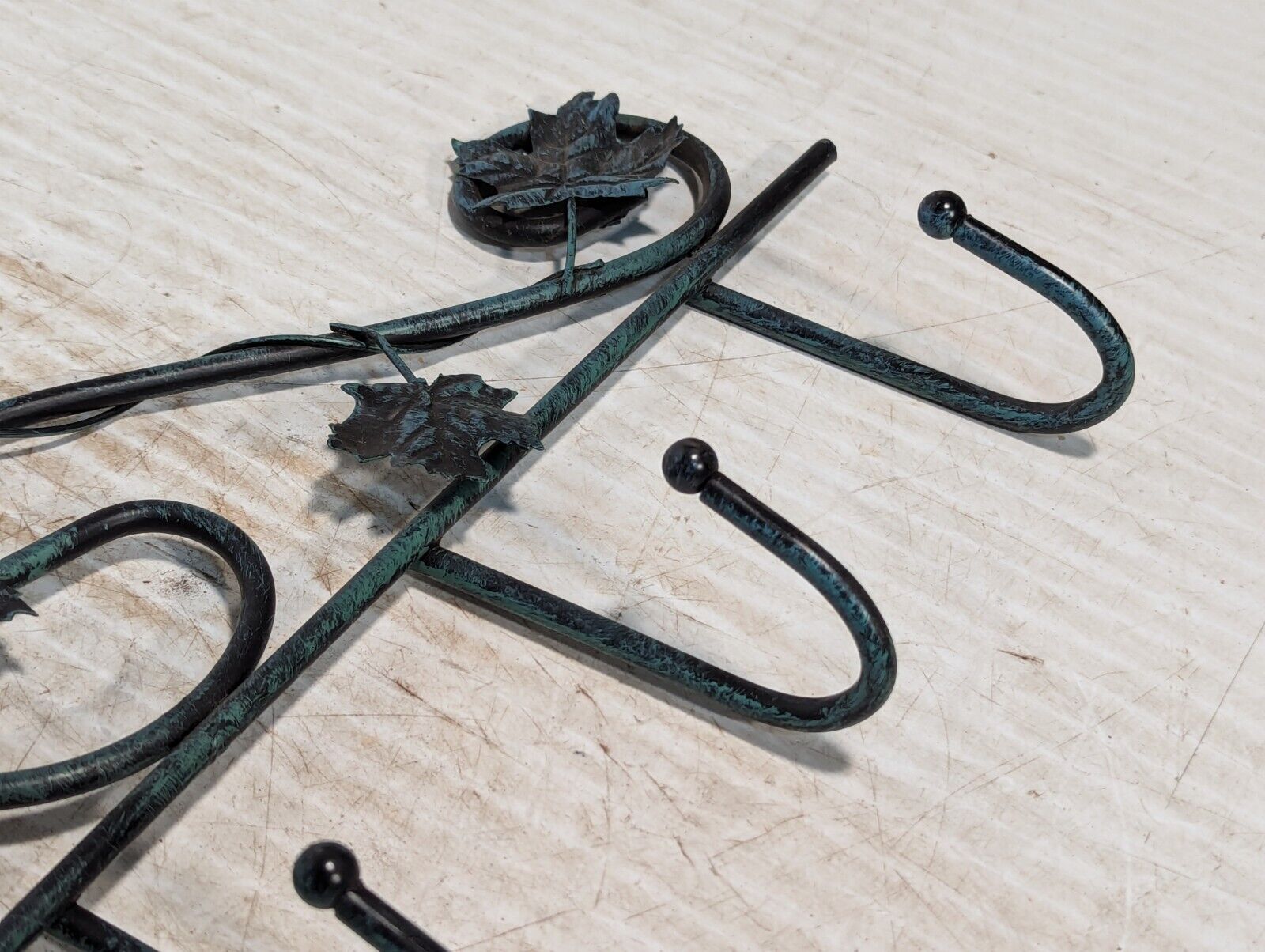 Vtg Beautiful Fall Leaves Twisted Wrought Iron Keys Holder 5 Hooks - Free Ship