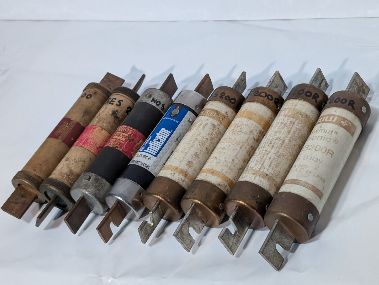 8 Fuses 200 Amp Gould Shawmut TRS200R Littelfuse FLSR 200 ID Buss NOS 200 RES200