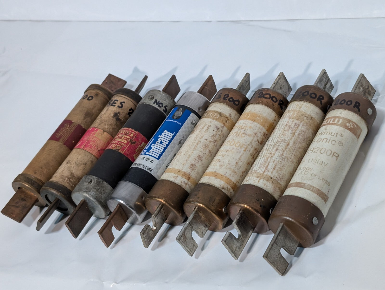 8 Fuses 200 Amp Gould Shawmut TRS200R Littelfuse FLSR 200 ID Buss NOS 200 RES200