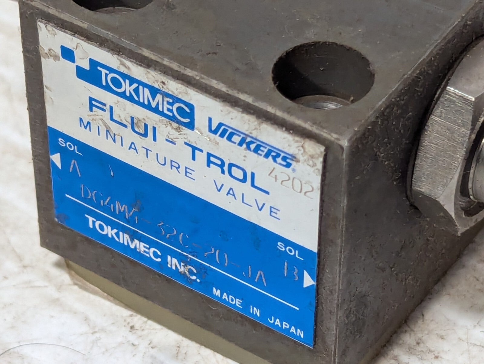 Vickers DG4M4-32C-20-JA Flui-Trol Minature Valve Tokyo Keiki