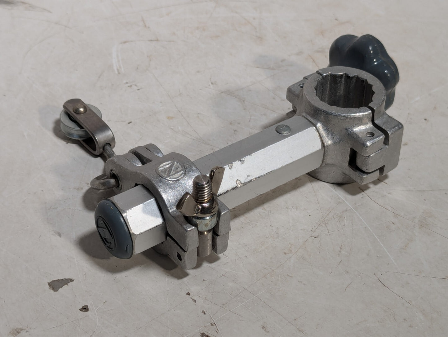 Zimmer Orthopedics Frame cross clamp with roller, bar, clamping bracket as shown