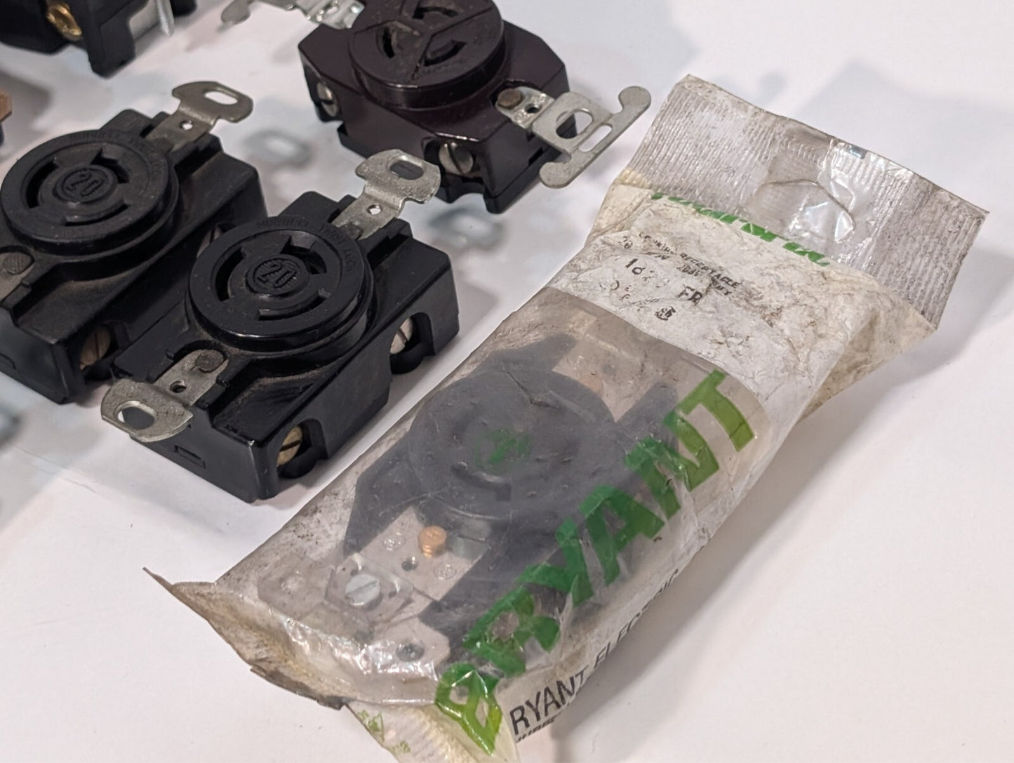 (25) Electrical Plugs Incl. NEMA L-18-20-R