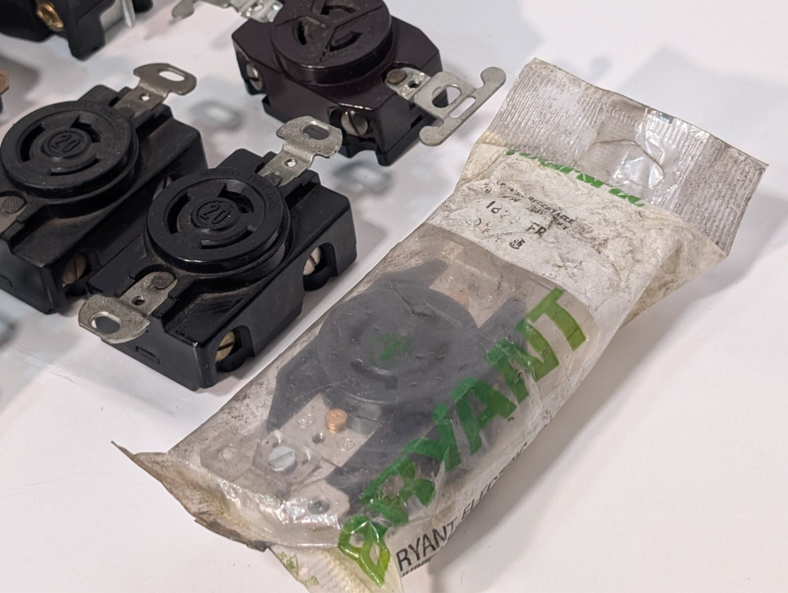 (25) Electrical Plugs Incl. NEMA L-18-20-R