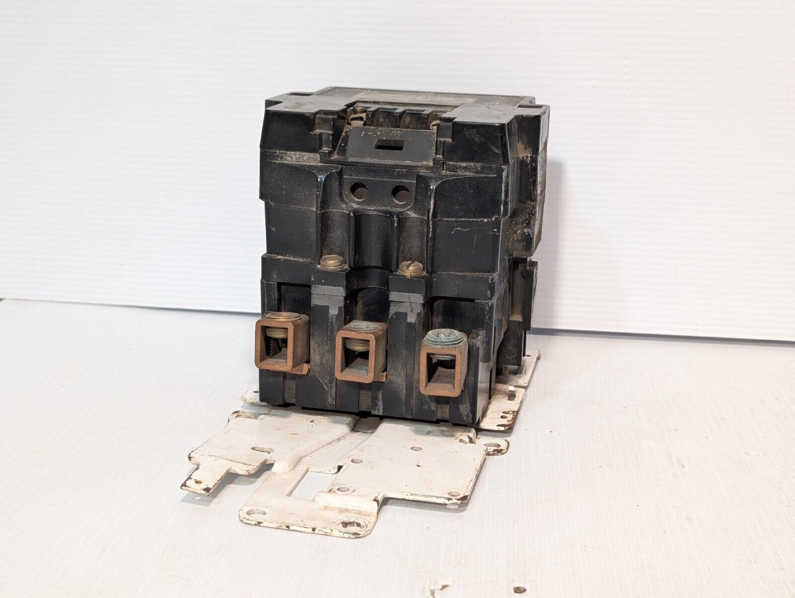 Square D 8536-SFO-1 C5S motor starter, ser A, NEMA sz 4, 120VAC coil as pictured