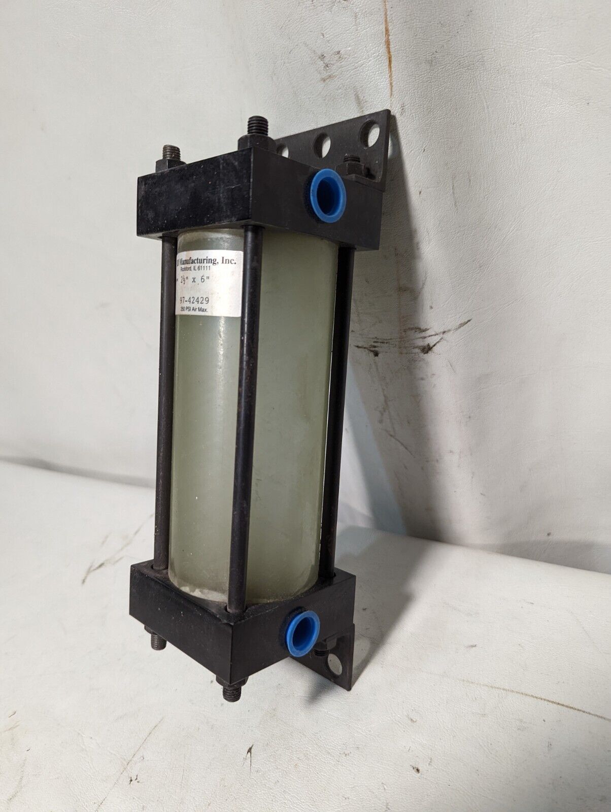 TRD Manufacturing 2.5" x 6" bore/stroke cylinder, 250PSI air max, 97-42429