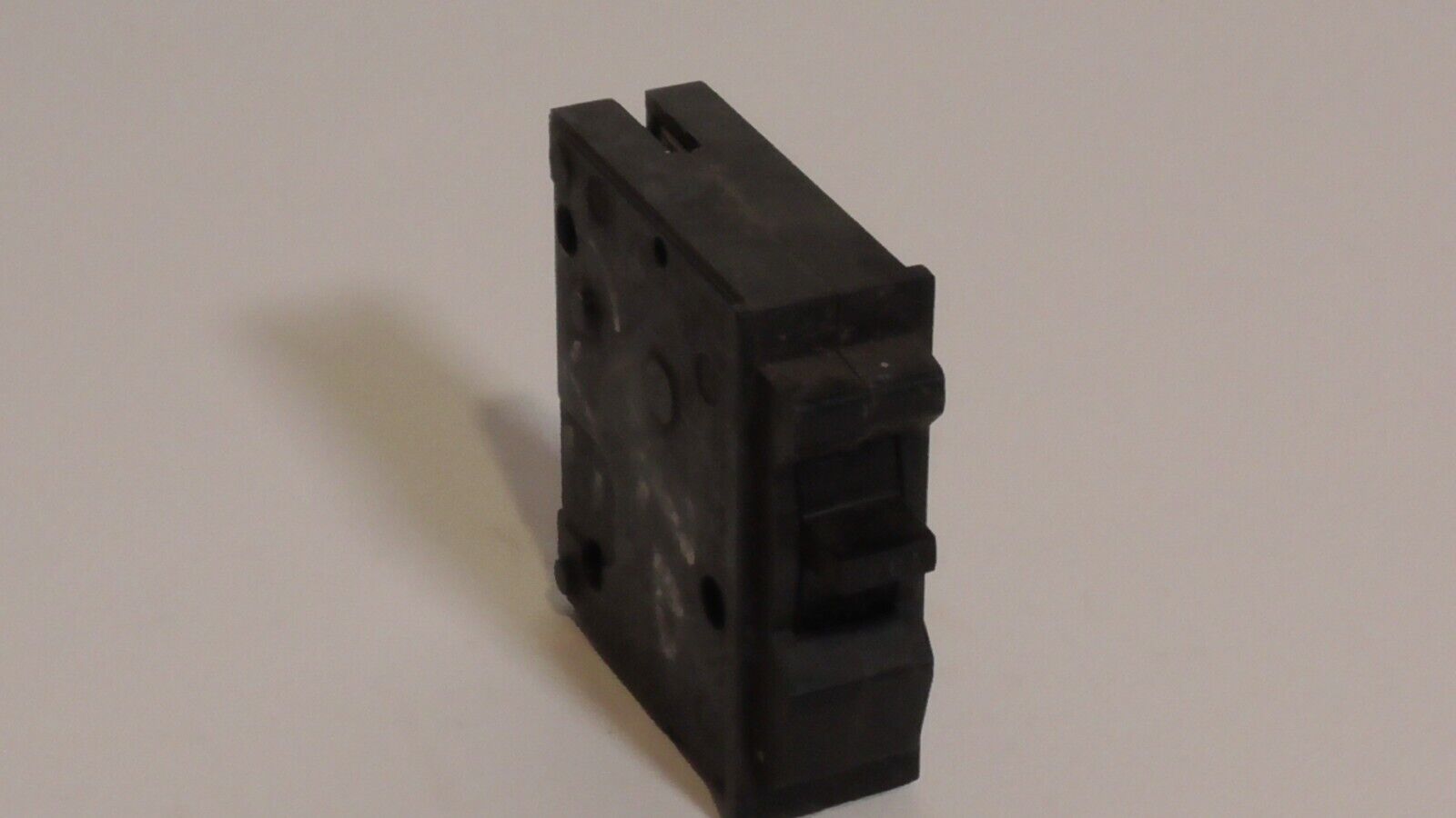 GE R120, circuit breaker, 1 pole, 20 amps, 120/240 VAC